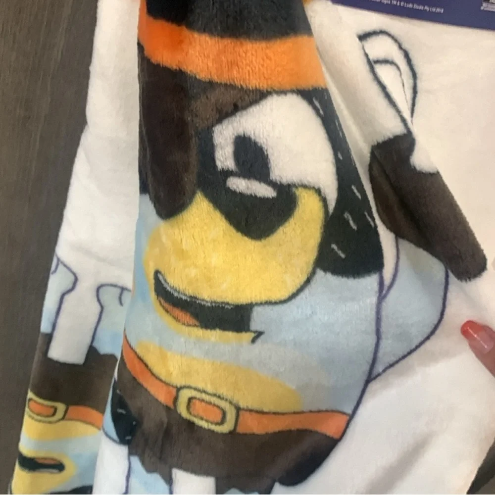 NWT Bluey Bingo Bandit Chili Heeler Halloween 50x70 Throw Blanket Tag & Hanger